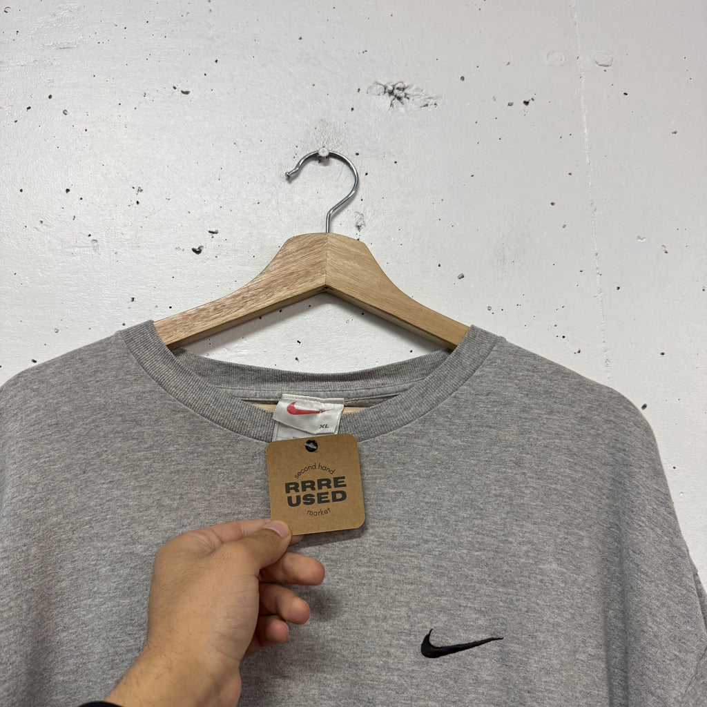 Polera Nike Vintage