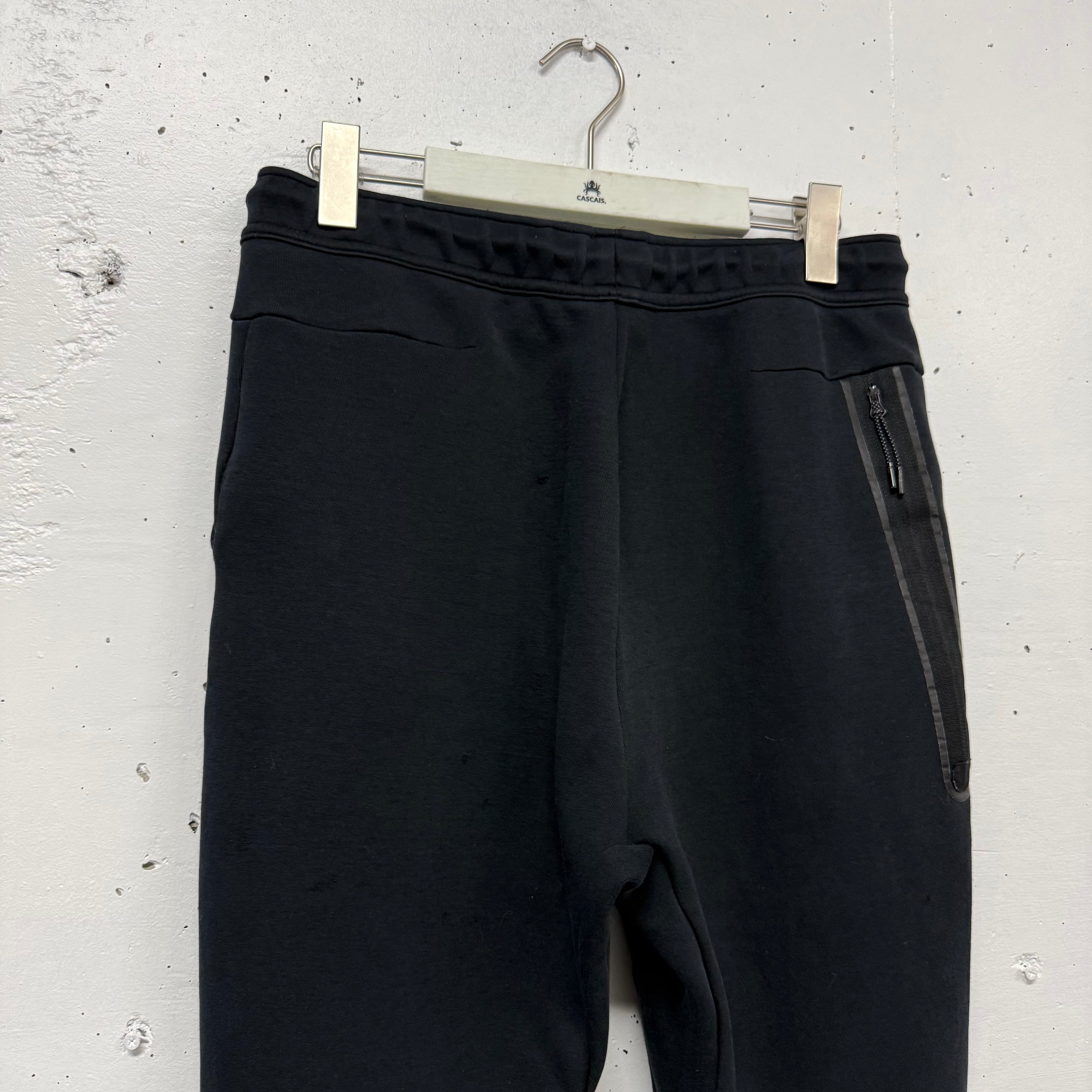 Pantalón Buzo Nike Tech
