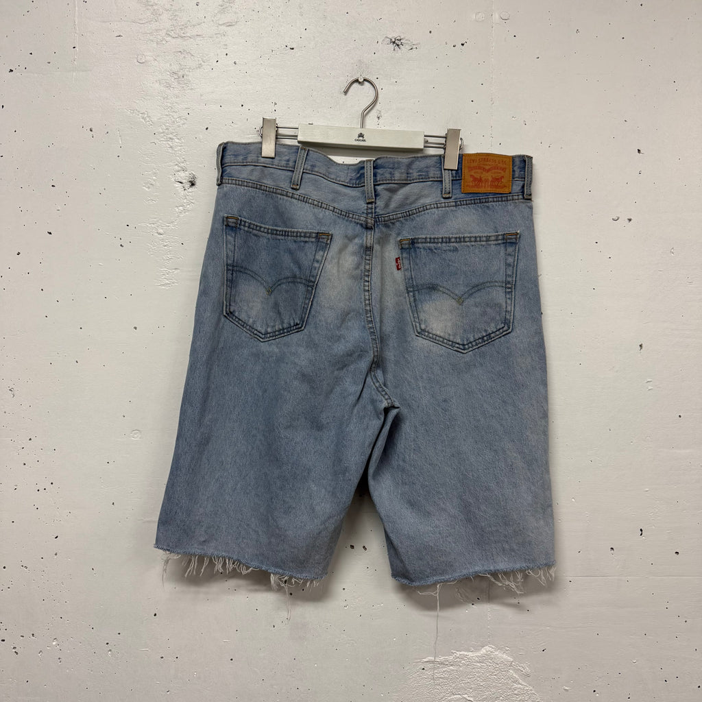 Short Levis