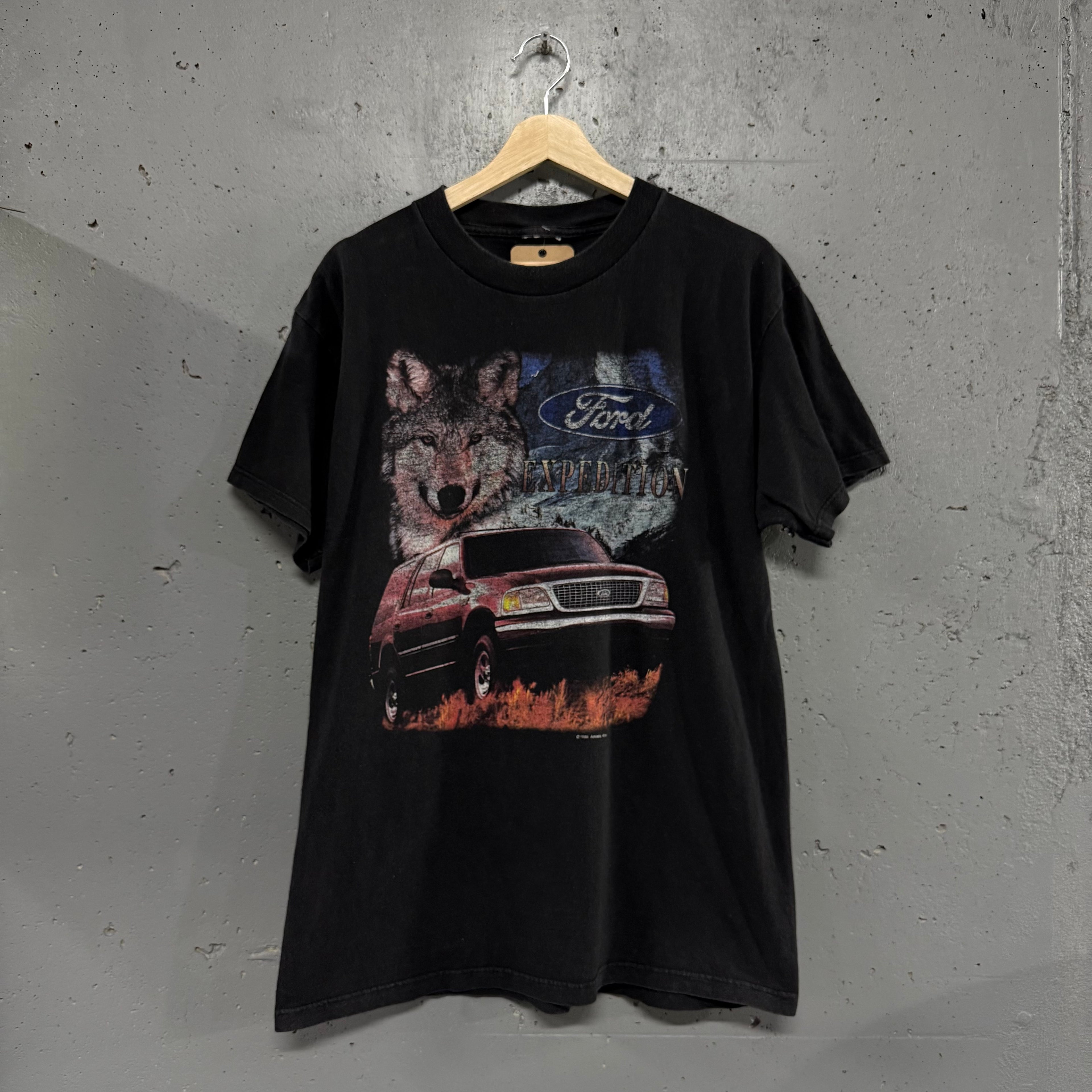 Polera Vintage Ford Expedition 1999