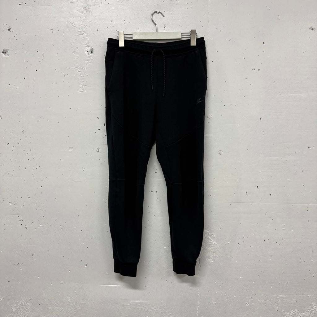 Pantalón Buzo Nike Tech