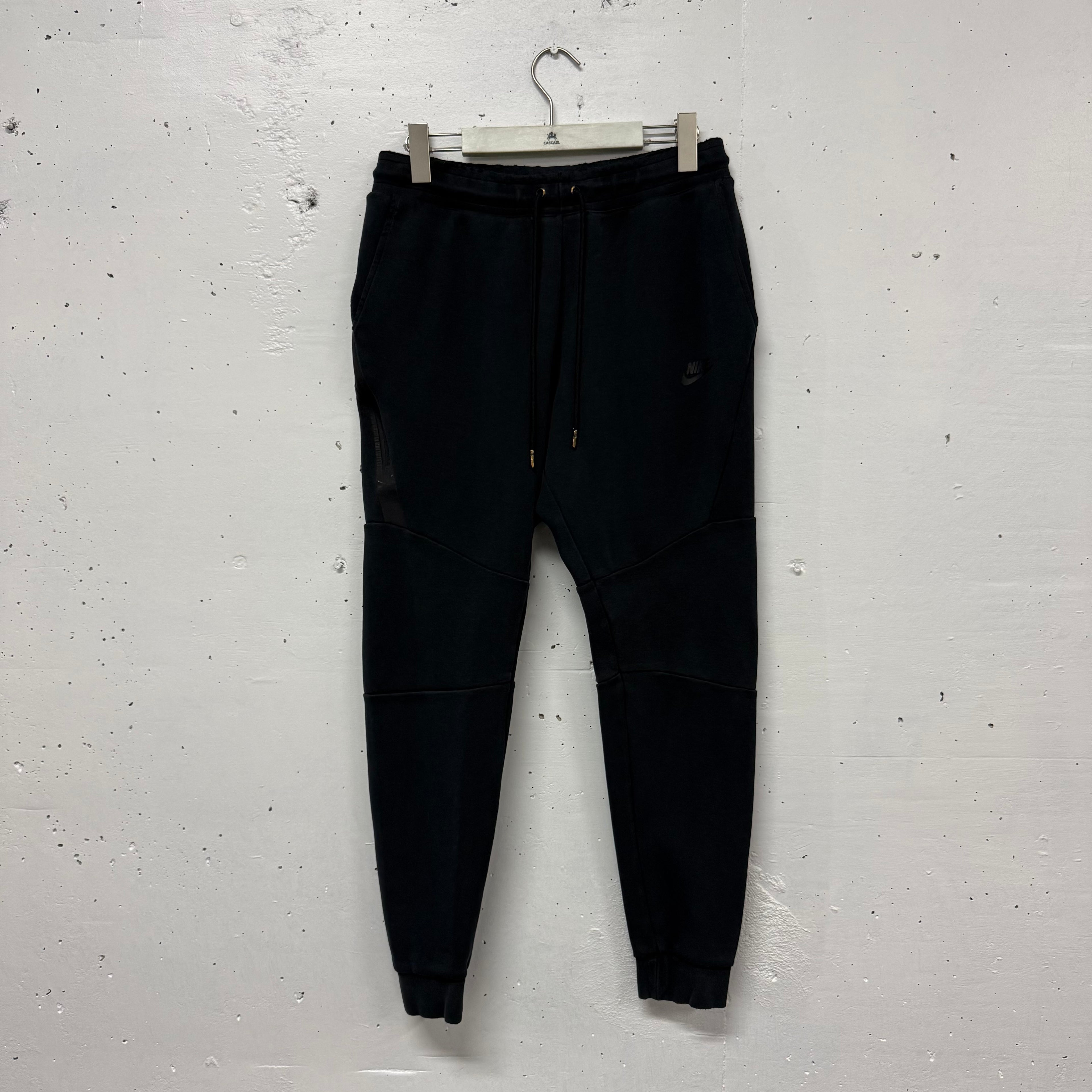 Pantalón Buzo Nike Tech
