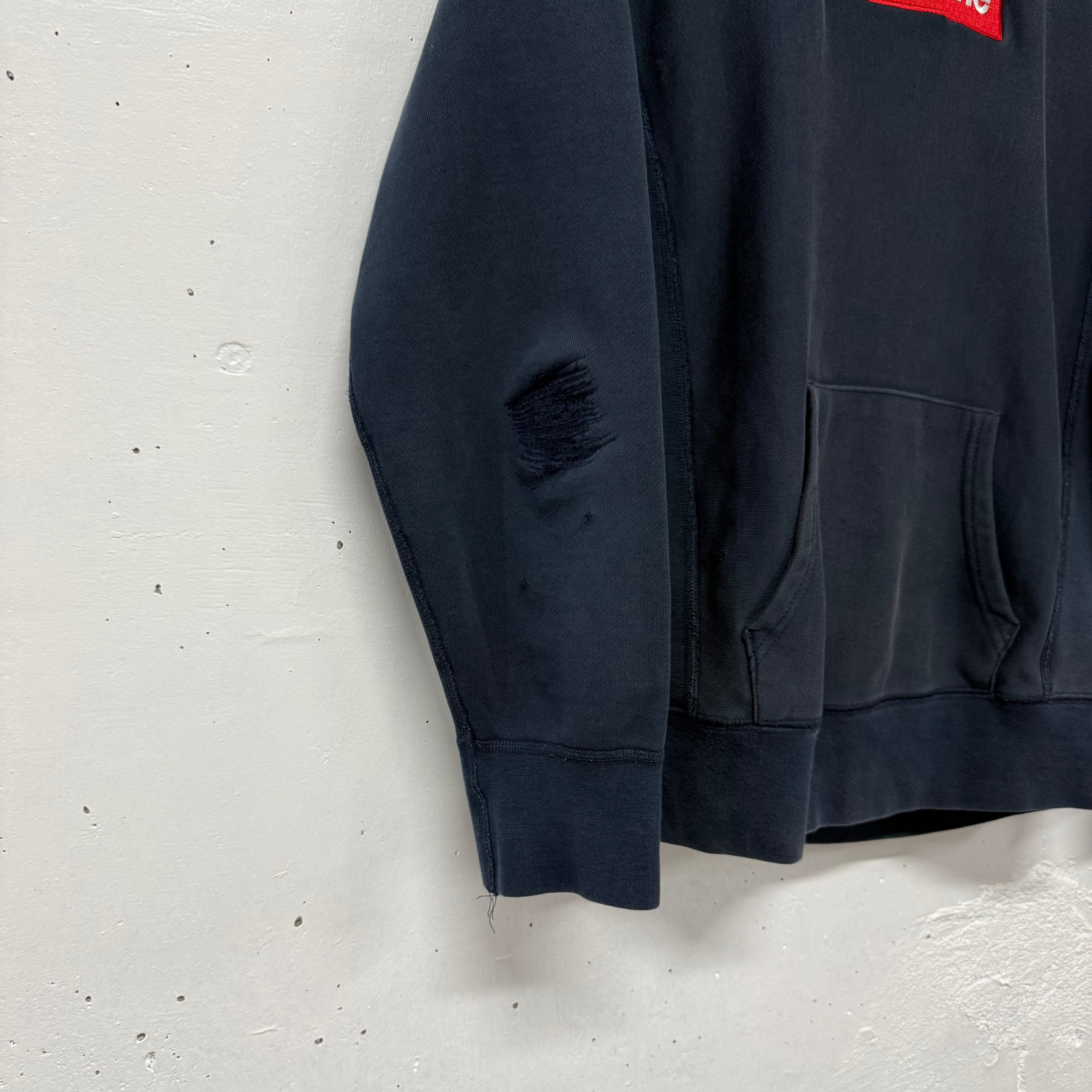 Poleron Supreme Box Logo