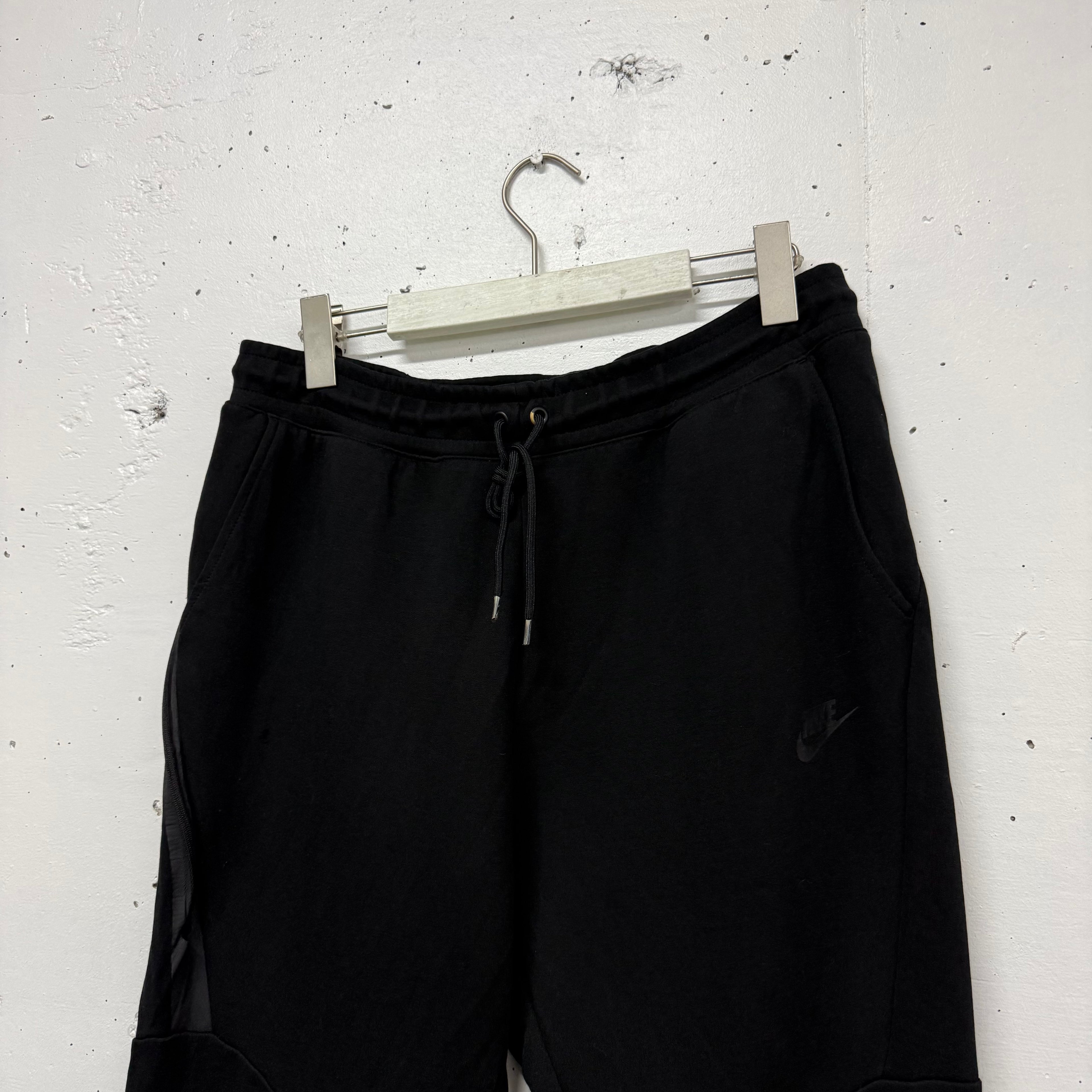 Pantalon Buzo Nike Tech