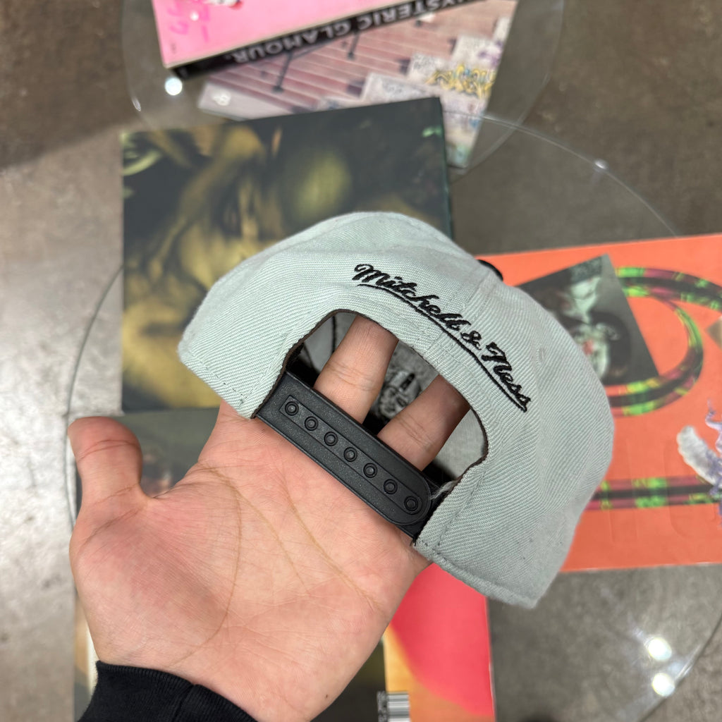 Gorro Raiders Sharktooth Mitchell and Ness