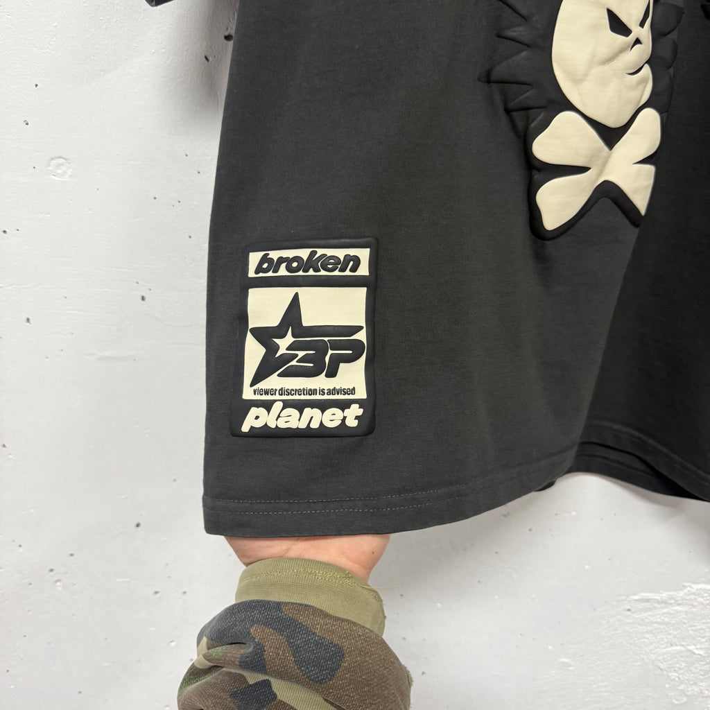 Polera Broken Planet