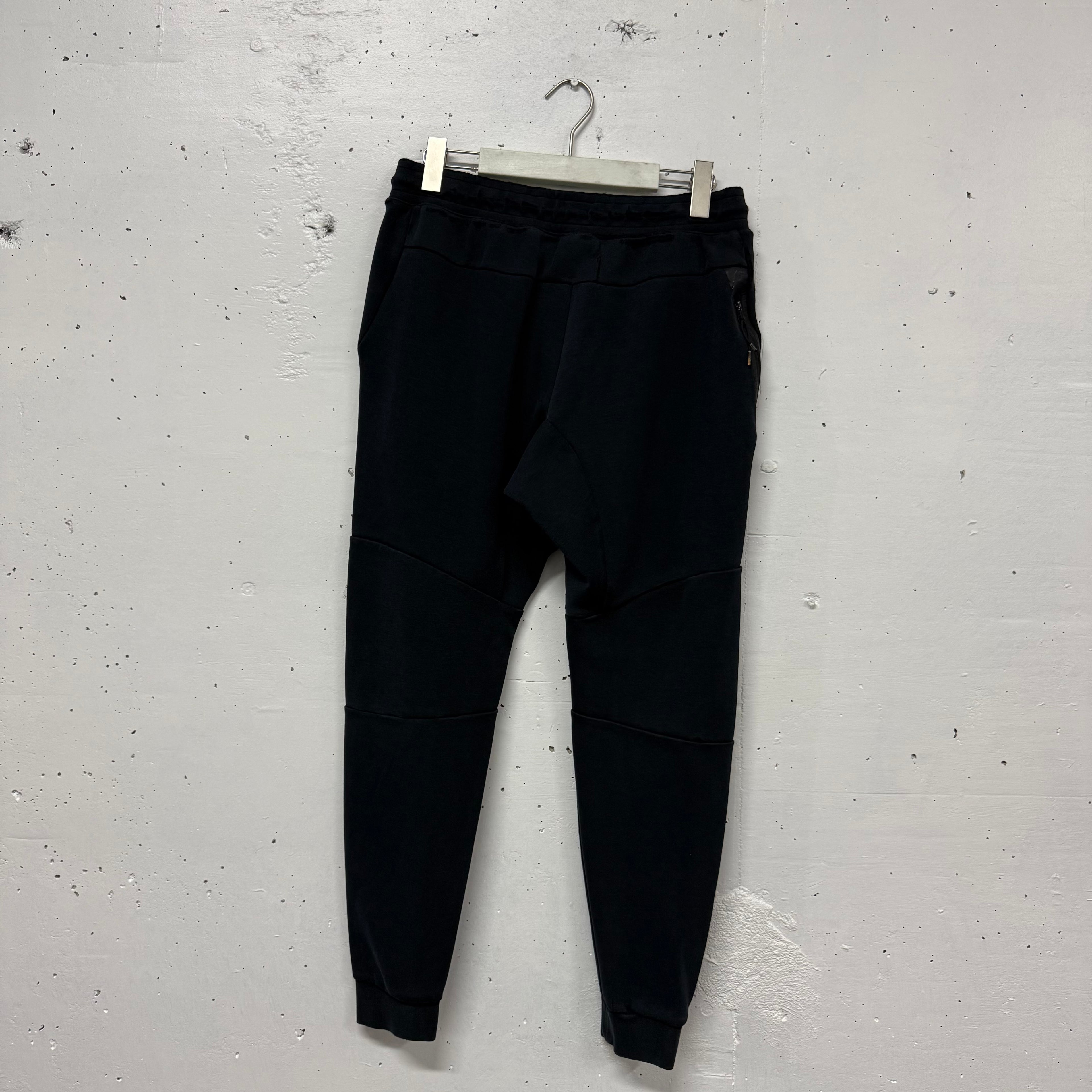 Pantalón Buzo Nike Tech